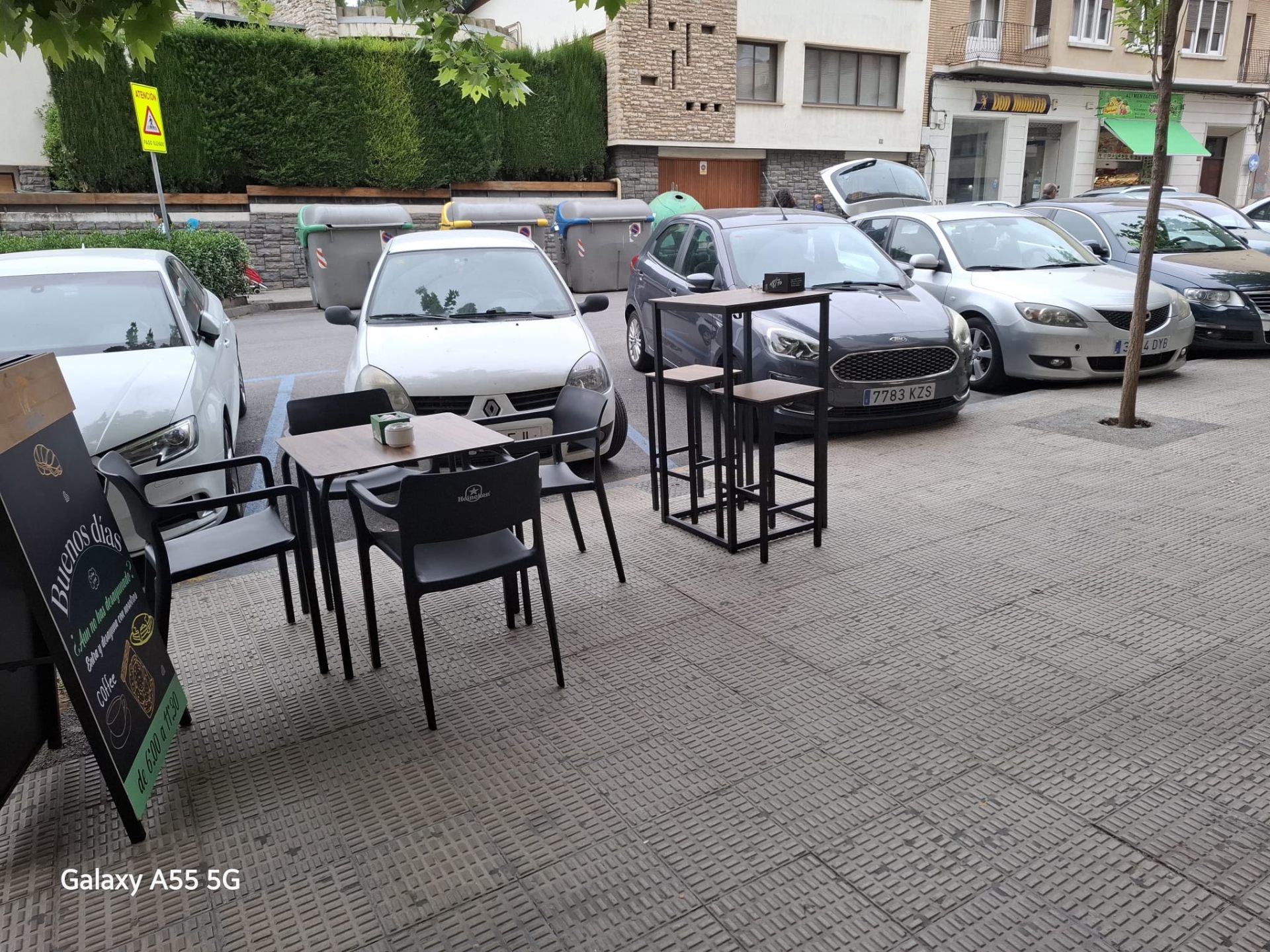 Terraza exterior del Bar Géminis